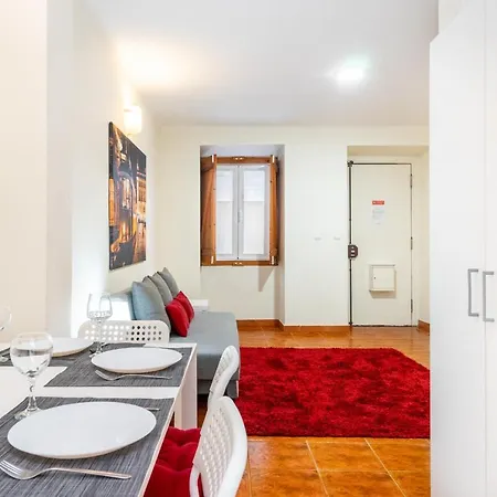 Lisboa, Lisbon, Charming Patio House, , Wifi, Air Conditioning, Near Metro, By Ig Apartament Lizbona