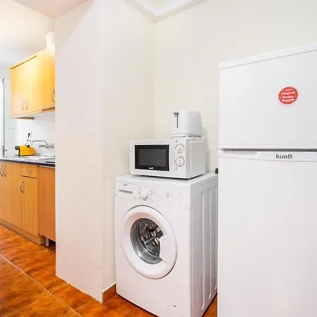 아파트 Lisboa, Lisbon, Charming Patio House, , Wifi, Air Conditioning, Near Metro, By Ig *